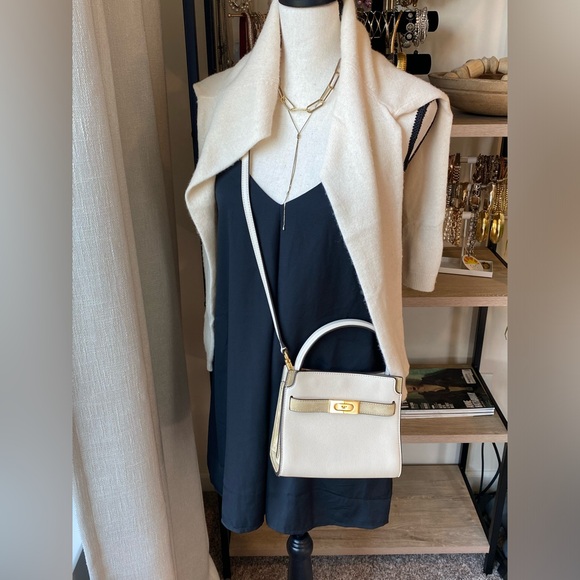 TOBI black dress front pleat size small - Picture 11 of 11